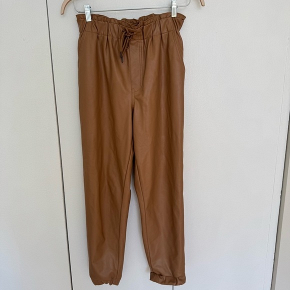 Abercrombie & Fitch faux leather joggers in Camel Beige and Size Medium - Picture 4 of 6